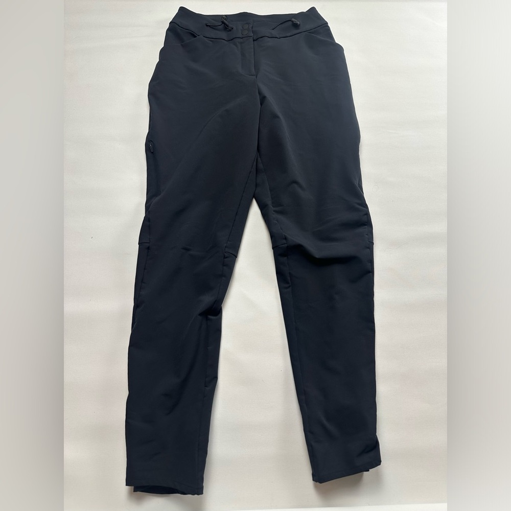 Gymshark black venture jogger pants. Velcro at ankles. Like new. Size S.